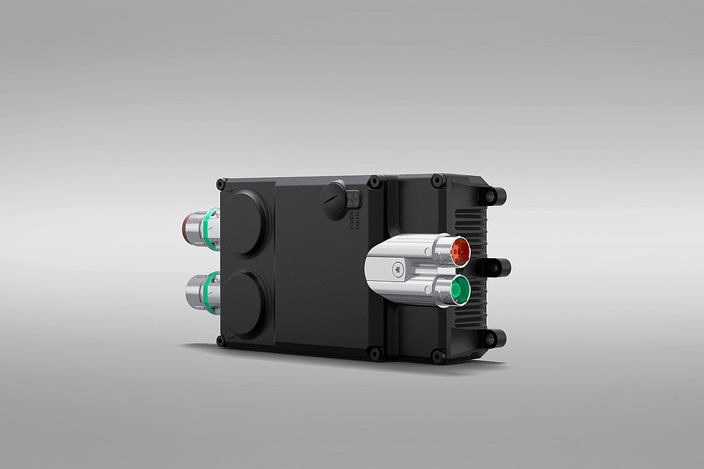 With its innovative hybrid cabling concept and 300-degree rotatable plug for motor and encoder connections, AMKmotion’s new ihD servo inverter significantly simplifies installation.